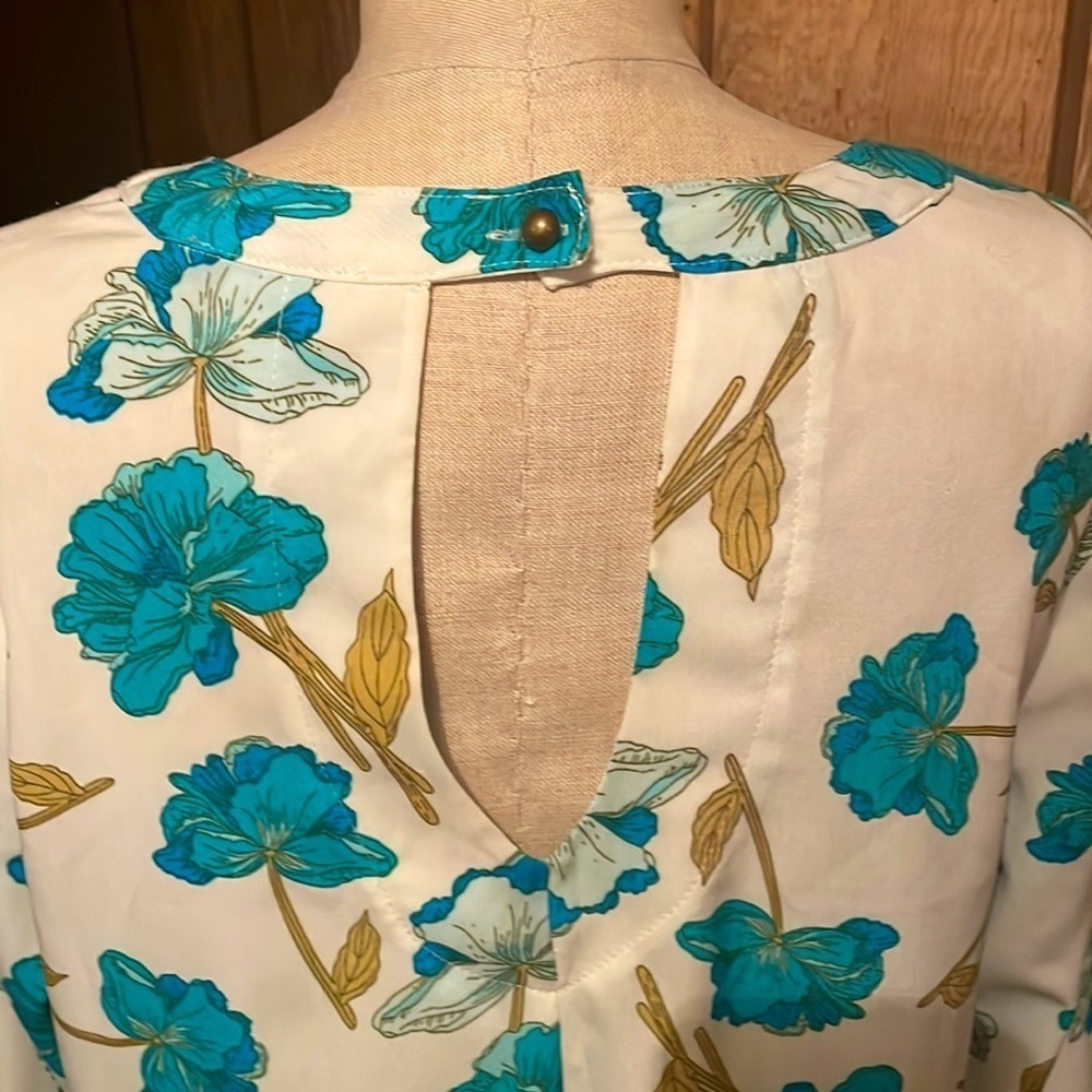 Floral Blouse - Picture 4 of 4